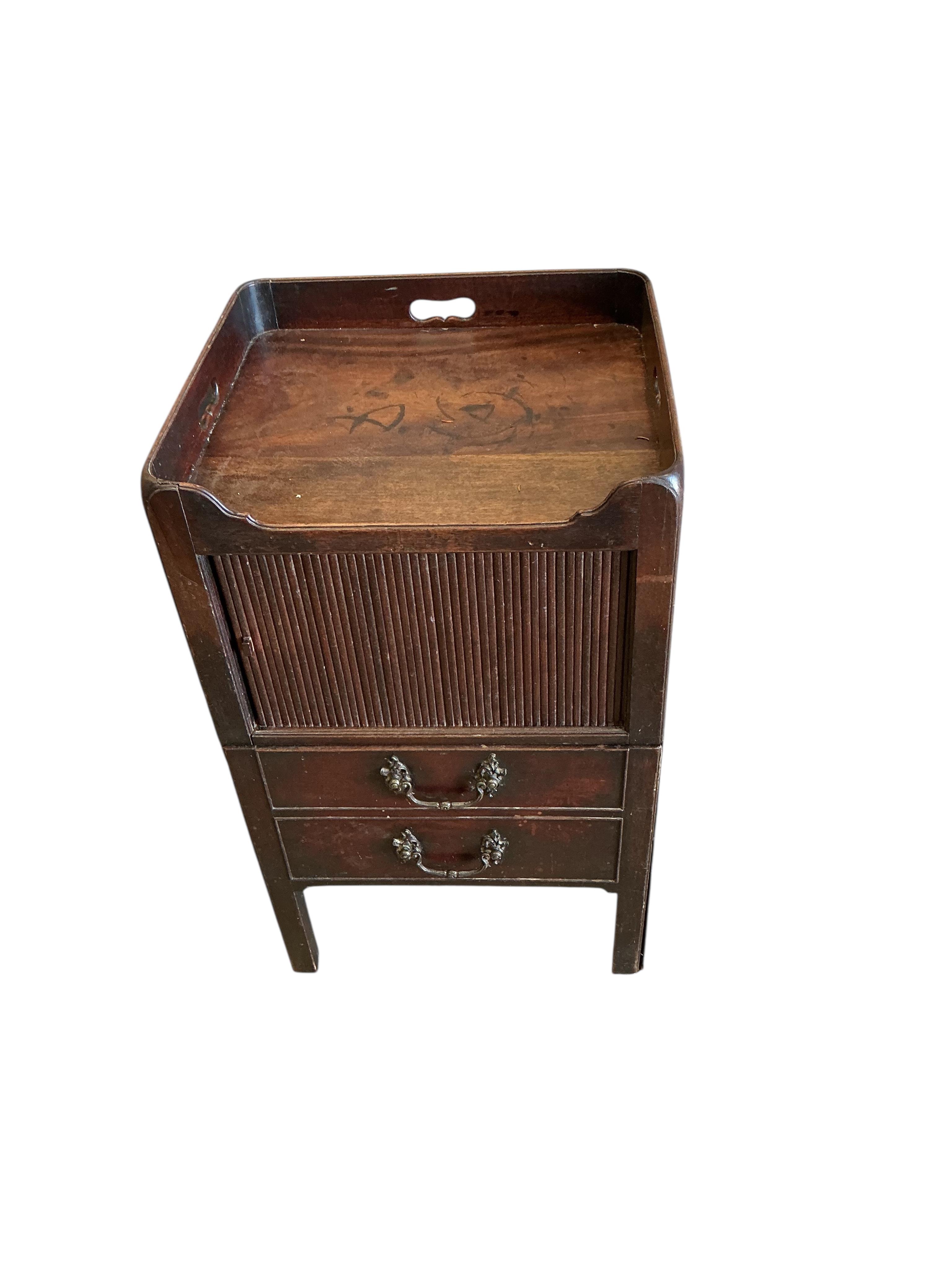 A George III mahogany tray top bedside cabinet, width 46cm, depth 41cm, height 76cm